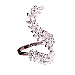 New Elegant Silver Leaf Design Ring.. Adjustable.